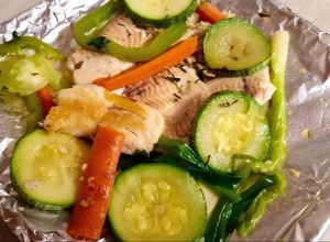 Una foto de Filete empapelado/papel aluminio con vegetales