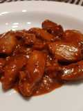 Calamars amb salsa americana i ametlles
