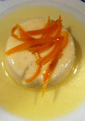Une photo de Pannacotta au zeste d’orange confit