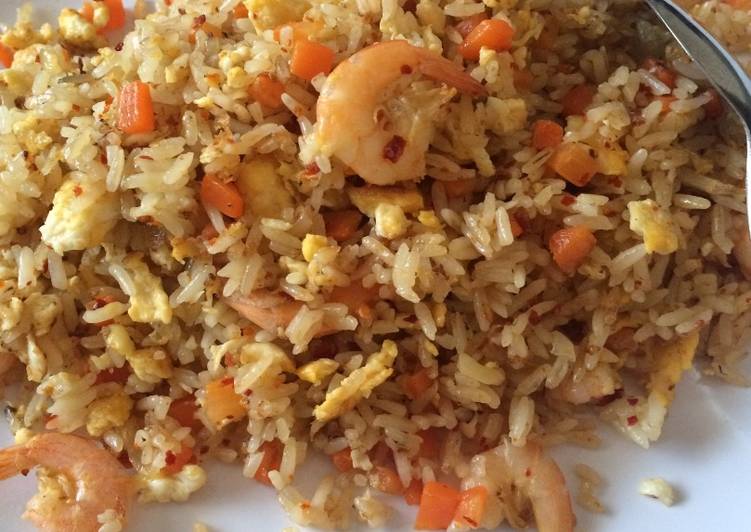 Langkah Mudah untuk Menyiapkan Nasi Goreng Hongkong Anti Gagal