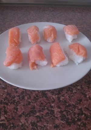 Una foto de Sushi - Nigiri de salmón