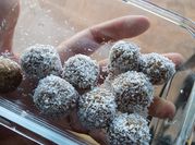 Una foto de dulces chilenos