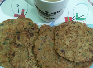 A picture of Jowar masala roti.