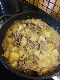 Una foto de Guiso de patatas con ternera a mi manera