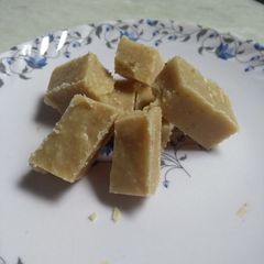 A picture of Kuju or peanut katli.
