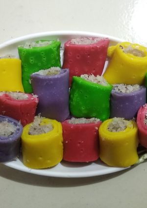 A picture of Coconut rolls (Pelwe).