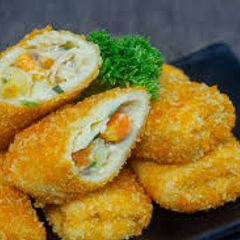 A picture of Indonesian Savory Snack Risoles Ayam.