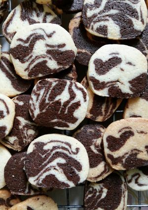 รูปของ Chocolate marble cookies