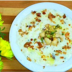 A picture of Rice kheer.