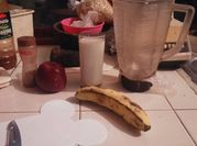 Una foto de malteada de plátano