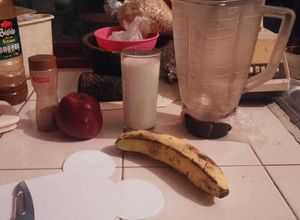 Una foto de Licuado de avena con plátano y manzana (dietetico)