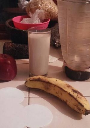 Una foto de Licuado de avena con plátano y manzana (dietetico)
