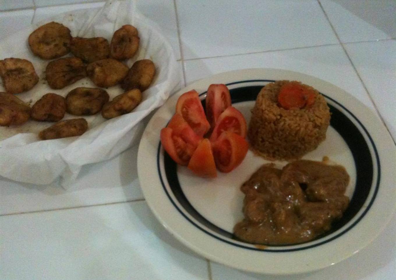 Masitas de atún en salsa de pimienta y albahaca