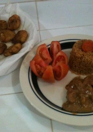 Una foto de Masitas de atún en salsa de pimienta y albahaca