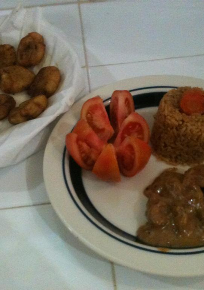Una foto de Masitas de atún en salsa de pimienta y albahaca