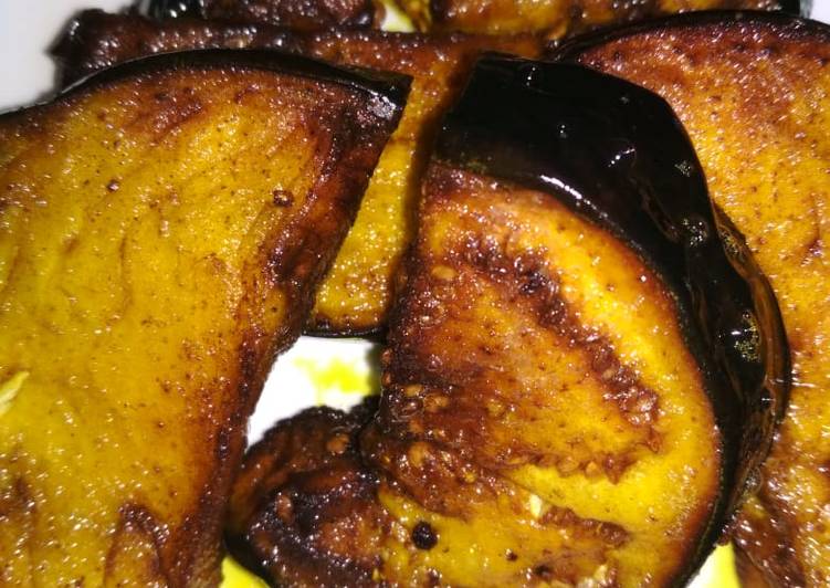 Easiest Way to Make Any-night-of-the-week Begun bhaja(fried Brinjal)