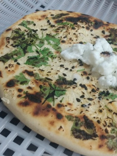 નાન (naan recipe in gujarati) રેસીપી મુખ્ય ફોટો