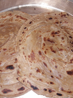 લચ્છા પરોઠા (Lachcha Paratha Recipe In Gujarati) રેસીપી મુખ્ય ફોટો