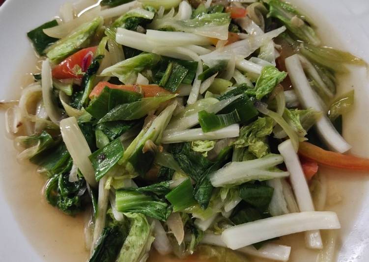 Cara Gampang Menyiapkan Tumis Sayur Campur Sari (Sawi putih, pakcoy, daun bawang, tomat) Anti Gagal