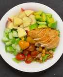 Ức gà nướng trộn salad: giảm cân + eat clean