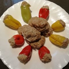 A picture of Stuffed Baby Capsicum.