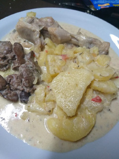 Una foto de Pollo a la crema