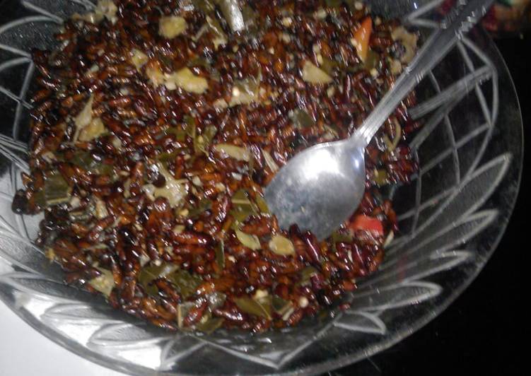 Resep Tumis entung/ungker (ulat daun jati) resep kearifan lokal Blora, Lezat Sekali