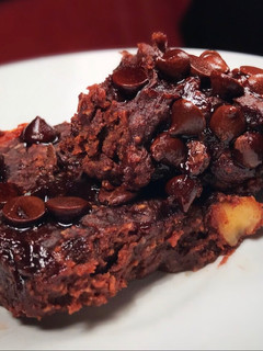 Una foto de Brownies súper húmedos y chocolatosos SALUDABLES! Con un ingrediente secreto! Sin harina! Mi invento