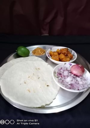 A picture of Tandulachi Bhakri (chawal ki Roti).