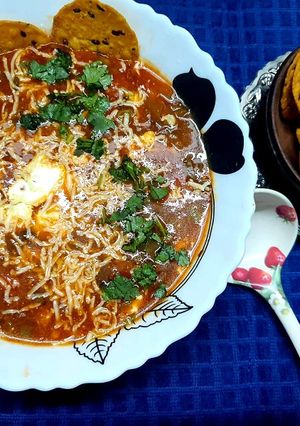 A picture of Mexican Vegetable Soup with Nachos.