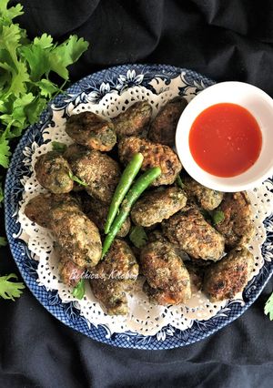 A picture of Kothimbir Mutkule (Maharashtrian Style Coriander Leaves Fritters).