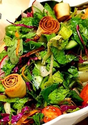 A picture of Fattoush.