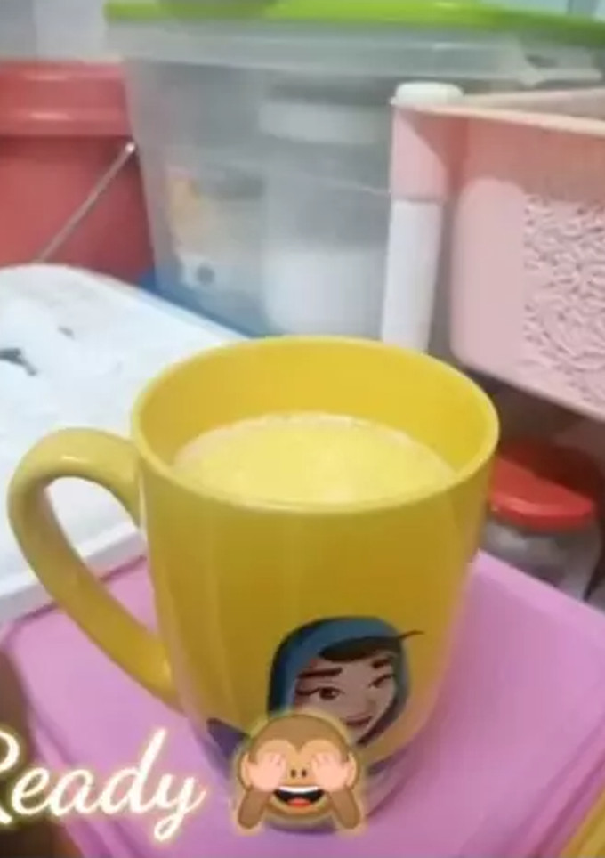 A picture of Date shake without blender.