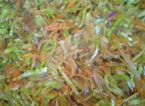 Una foto de Relleno para Arrolladitos primavera 😋😋🥕🧅😋😋🥕🧅