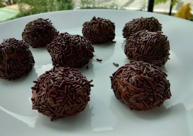 Bola bola cokelat marie regal