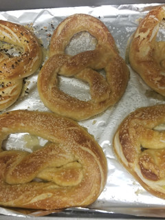 A picture of Easy homeade pretzels.