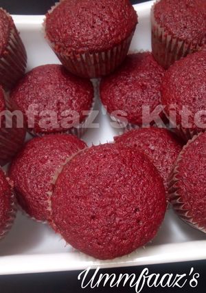 A picture of Red velvet cupcakes.