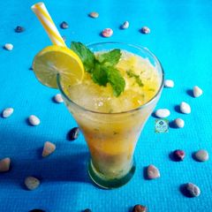 A picture of Mango virgin mojito.