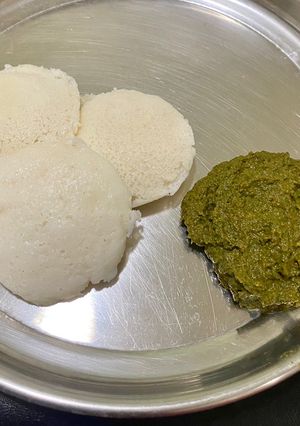 A picture of Mint chutney without coconut.
