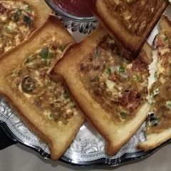 CHEESEY BREAD HOLE OMELET ✨ A picture of CHEESEY BREAD HOLE OMELET ✨.