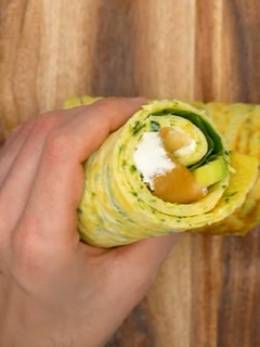 Una foto de Rollitos de calabacín con salmón