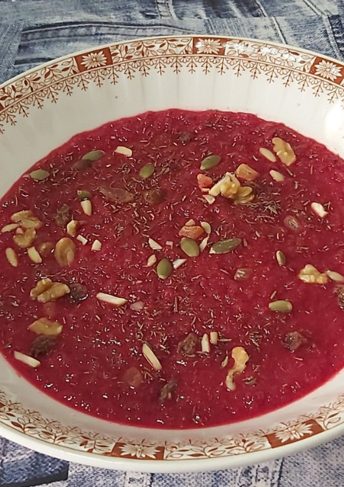 Una foto de Gazpacho de remolacha