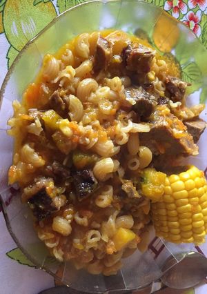 Una foto de Guiso de fideos😋🥄