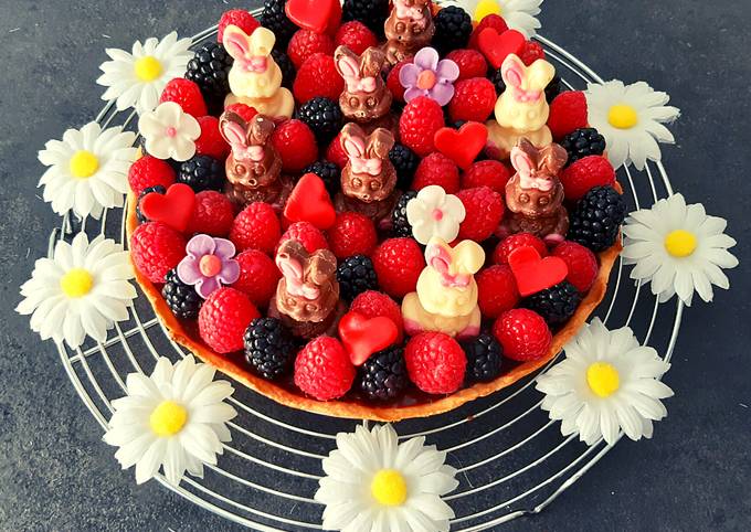 TARTE DE PAQUES CHOCOLAT AU LAIT – FRUITS ROUGES