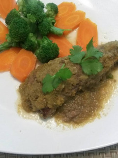 Una foto de Milanesa rellena de huitlacoche, champinones, chile morron, jalapeno,champinones y tomate