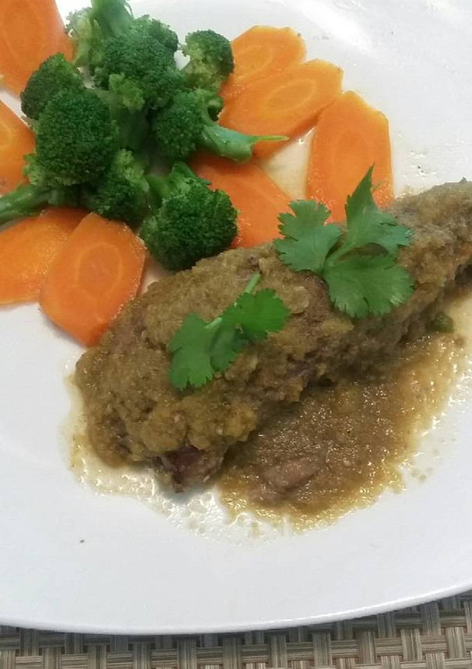 Una foto de Milanesa rellena de huitlacoche, champinones, chile morron, jalapeno,champinones  y tomate