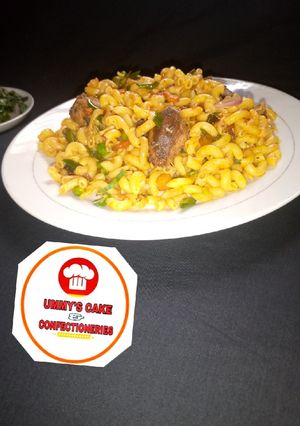 A picture of Stir-fry veggies macaroni.