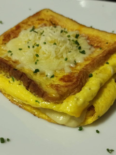 A picture of French-Style Omelette Toast.