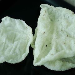 A picture of Rice Pappad.