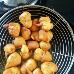 A picture of Besan bhajji.